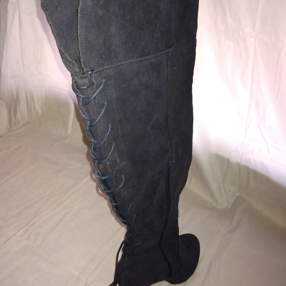 Shoe Dazzle Thigh high heeled boots - Picture 6 of 6